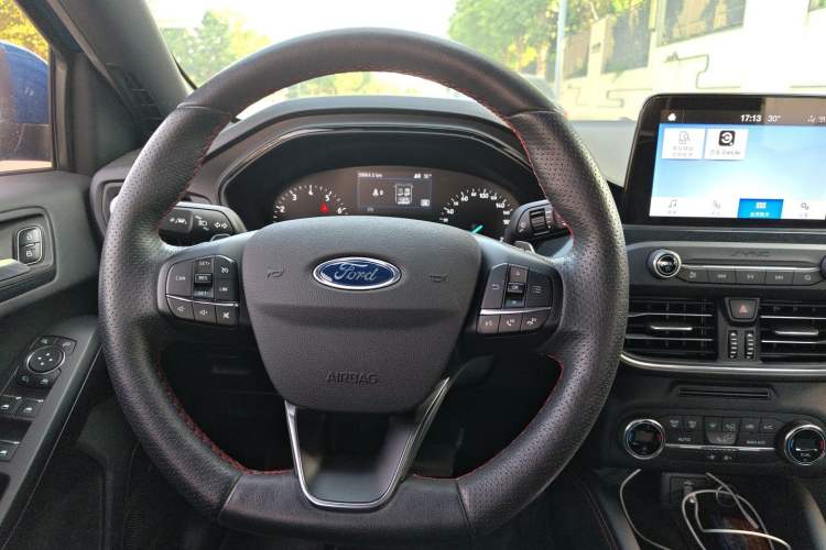 Used Ford Focus 2020 Sedan EcoBoost 180 Automatic ST Line Steering Wheel
