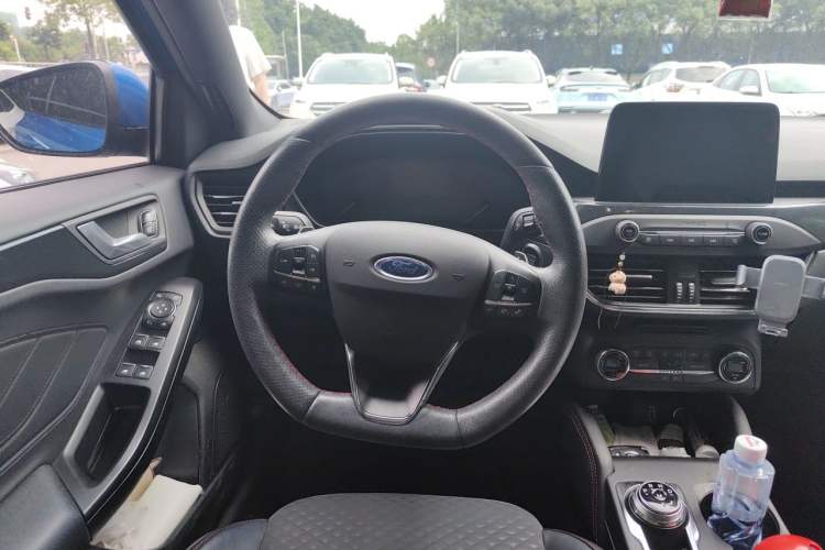 Used Ford Focus 2020 Sedan EcoBoost 180 Automatic ST Line Steering Wheel