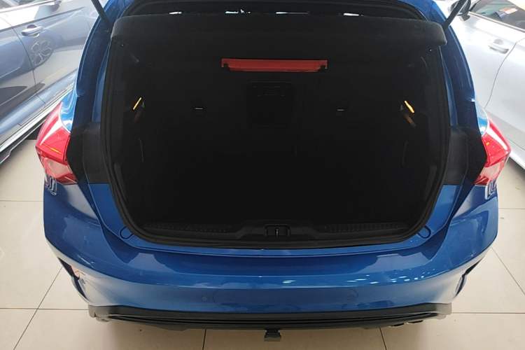 Used Ford Focus 2020 Hatchback EcoBoost 180 Automatic ST Line Trunk