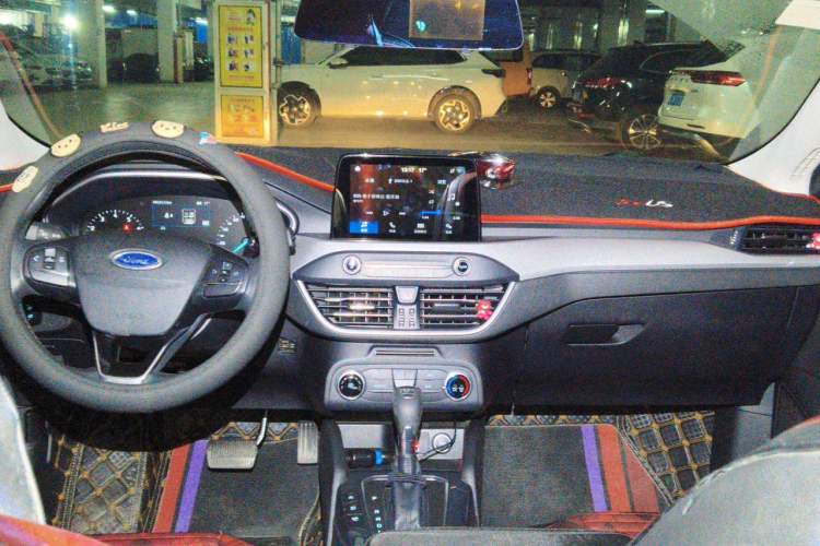 Used Ford Focus 2020 Hatchback 1.5L Automatic Sharp Edition Center Console