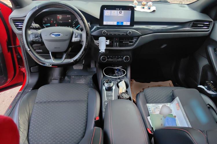 Used Ford Focus 2020 Sedan EcoBoost 180 Automatic ST Line Center Console