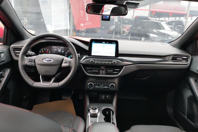 Used Ford Focus 2020 Sedan EcoBoost 180 Automatic ST Line Center Console