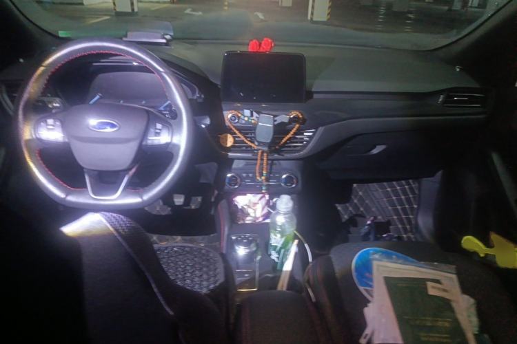 Used Ford Focus 2020 Sedan EcoBoost 180 Automatic ST Line Center Console