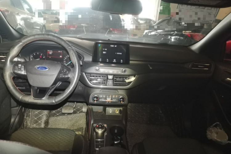 Used Ford Focus 2020 Sedan EcoBoost 180 Automatic ST Line Center Console