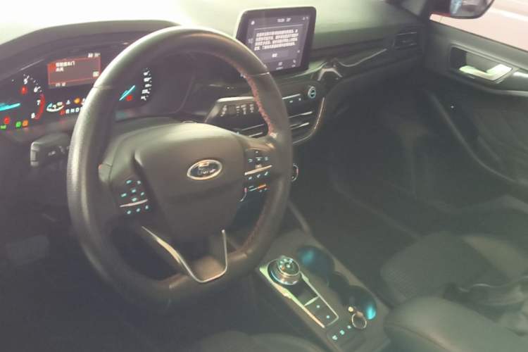 Used Ford Focus 2020 Hatchback EcoBoost 180 Automatic ST Line Center Console