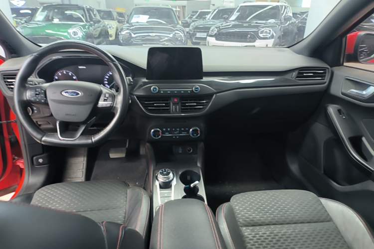 Used Ford Focus 2020 Hatchback EcoBoost 180 Automatic ST Line Center Console