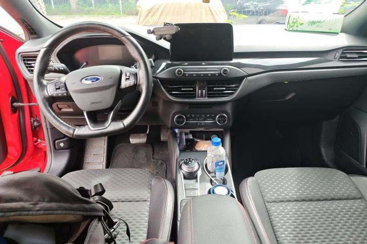 Used Ford Focus 2020 Sedan EcoBoost 180 Automatic ST Line Center Console