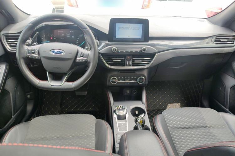 Used Ford Focus 2020 Sedan EcoBoost 180 Automatic ST Line Center Console