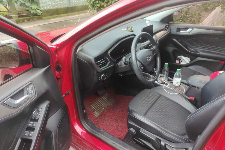 Used Ford Focus 2020 Sedan EcoBoost 180 Automatic Trend Edition Driver Seat