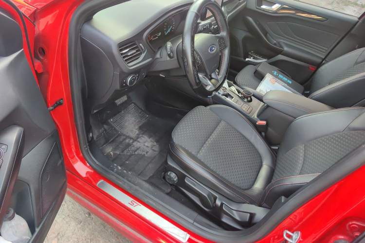 Used Ford Focus 2020 Sedan EcoBoost 180 Automatic ST Line Driver Seat