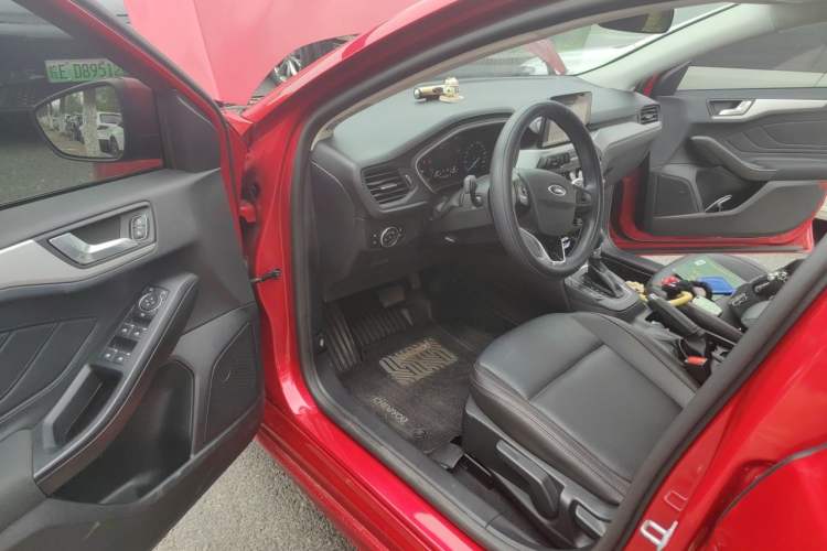 Used Ford Focus 2020 Hatchback 1.5L Automatic Sharp Edition Driver Seat