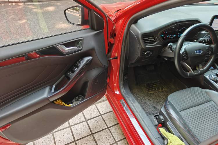 Used Ford Focus 2020 Hatchback EcoBoost 180 Automatic ST Line Driver Seat