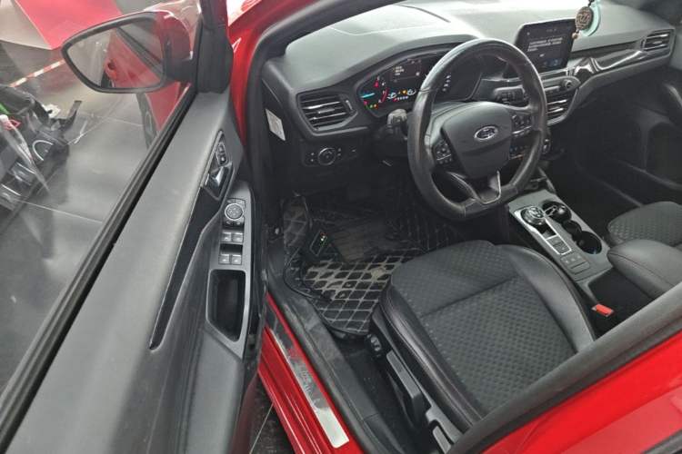 Used Ford Focus 2020 Sedan EcoBoost 180 Automatic ST Line Driver Seat