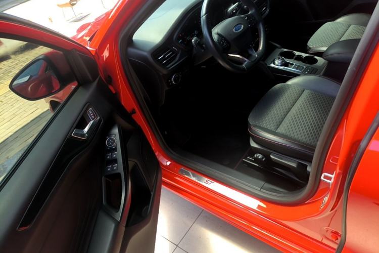 Used Ford Focus 2020 Sedan EcoBoost 180 Automatic ST Line Driver Seat