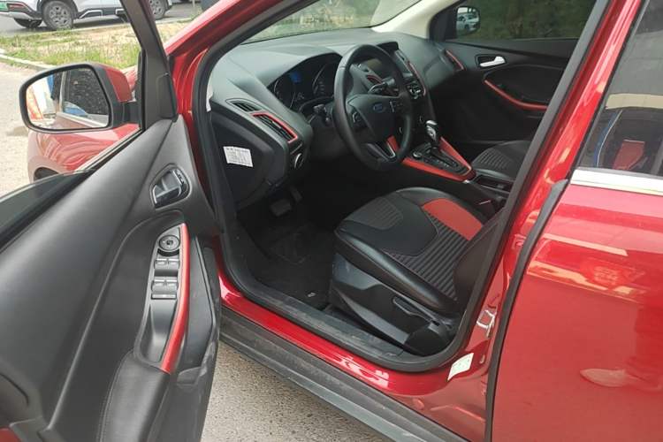 Used Ford Focus 2020 Hatchback Classic 1.5L Automatic Trendy Model Driver Seat