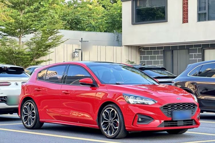 Used Ford Focus 2020 Hatchback EcoBoost 180 Automatic ST Line Exterior 1