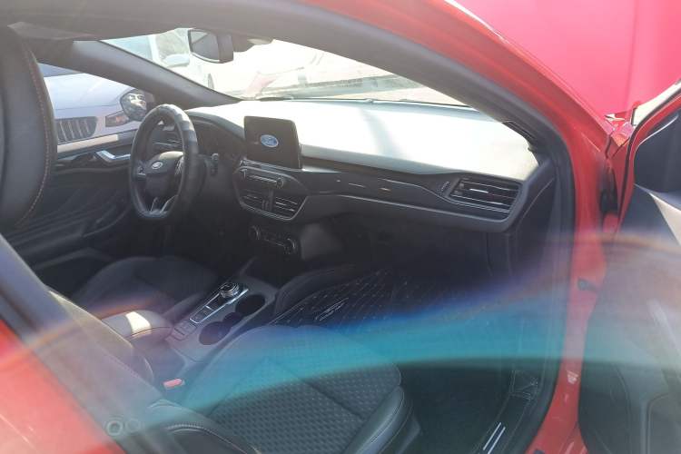 Used Ford Focus 2020 Hatchback EcoBoost 180 Automatic ST Line Exterior 15