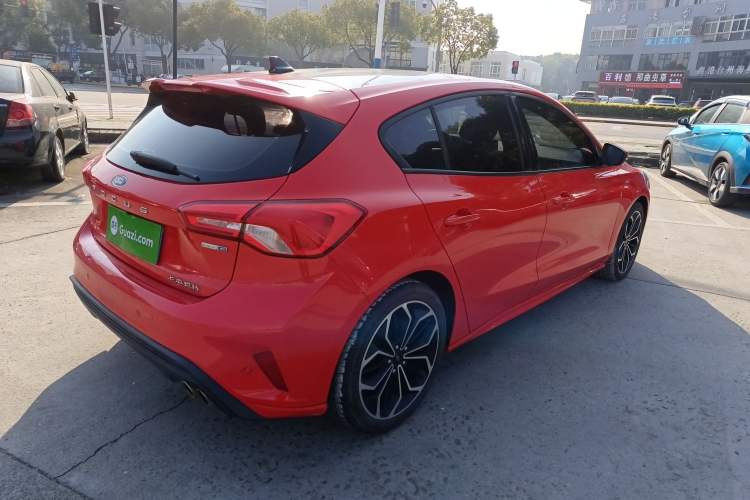 Used Ford Focus 2020 Hatchback EcoBoost 180 Automatic ST Line Exterior 2
