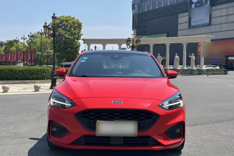 Used Ford Focus 2020 Hatchback EcoBoost 180 Automatic ST Line Exterior 2
