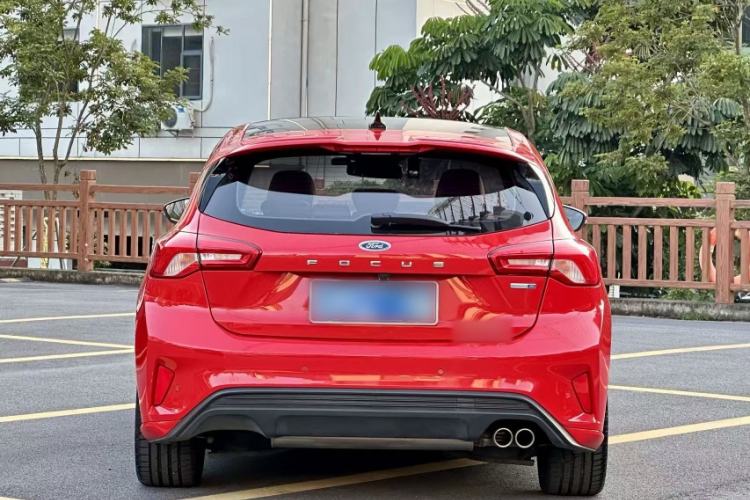 Used Ford Focus 2020 Hatchback EcoBoost 180 Automatic ST Line Exterior 2