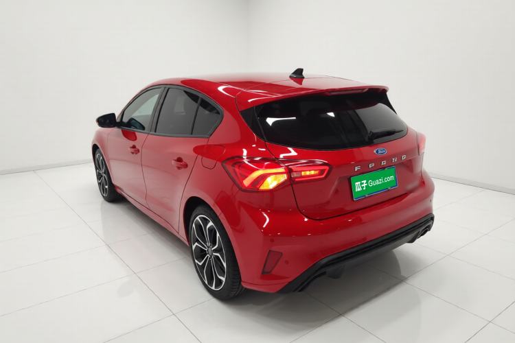 Used Ford Focus 2020 Hatchback EcoBoost 180 Automatic ST Line Exterior 2