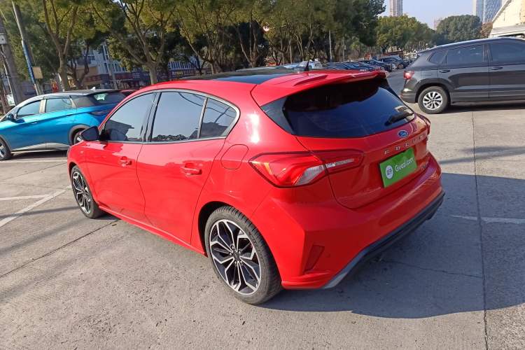 Used Ford Focus 2020 Hatchback EcoBoost 180 Automatic ST Line Exterior 3