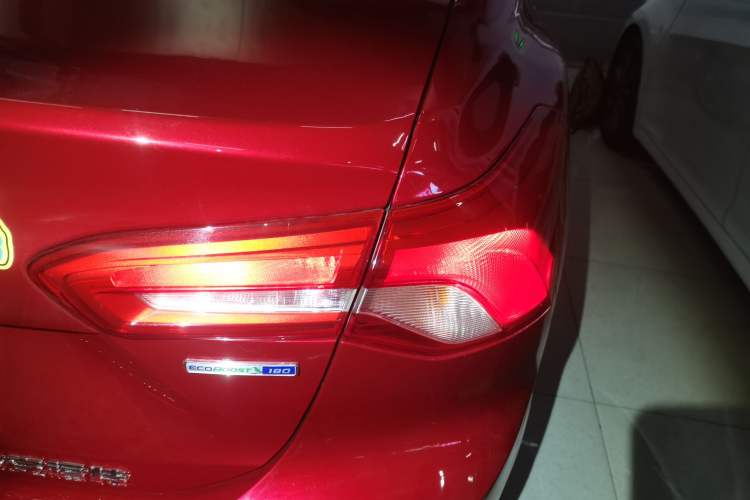 Used Ford Focus 2020 Sedan EcoBoost 180 Automatic Trend Edition Exterior 3