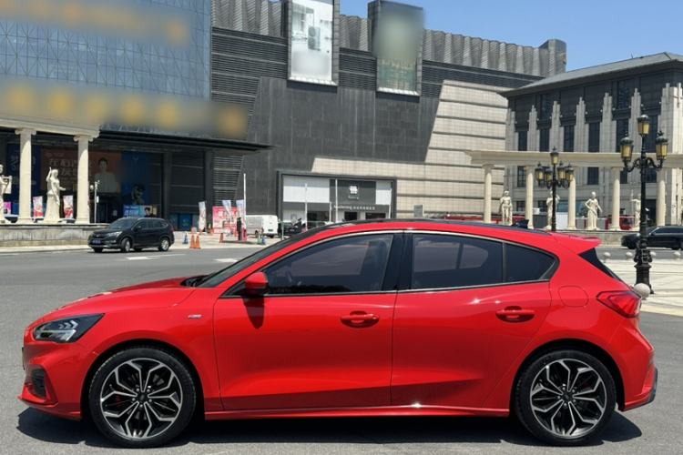 Used Ford Focus 2020 Hatchback EcoBoost 180 Automatic ST Line Exterior 4