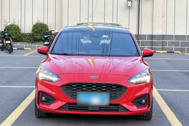 Used Ford Focus 2020 Hatchback EcoBoost 180 Automatic ST Line Exterior 4
