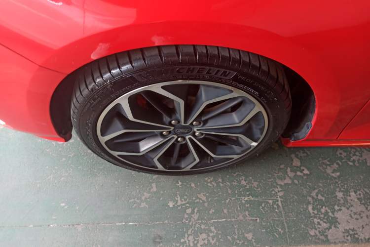 Used Ford Focus 2020 Hatchback EcoBoost 180 Automatic ST Line Exterior 4