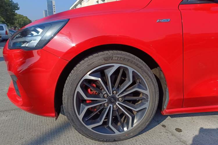 Used Ford Focus 2020 Hatchback EcoBoost 180 Automatic ST Line Exterior 5