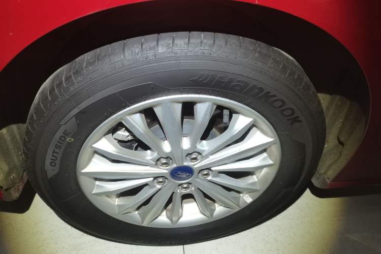 Used Ford Focus 2020 Sedan EcoBoost 180 Automatic Trend Edition Exterior 5