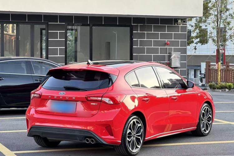 Used Ford Focus 2020 Hatchback EcoBoost 180 Automatic ST Line Exterior 7