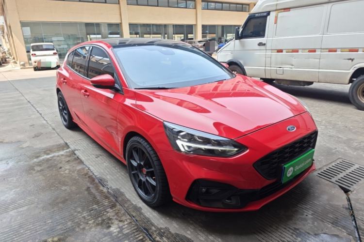 Used Ford Focus 2020 Hatchback EcoBoost 180 Automatic ST Line Front Right 45 Deg