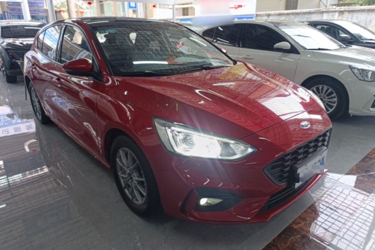 Used Ford Focus 2020 Hatchback EcoBoost 180 Automatic Trend Edition Front Right 45 Deg