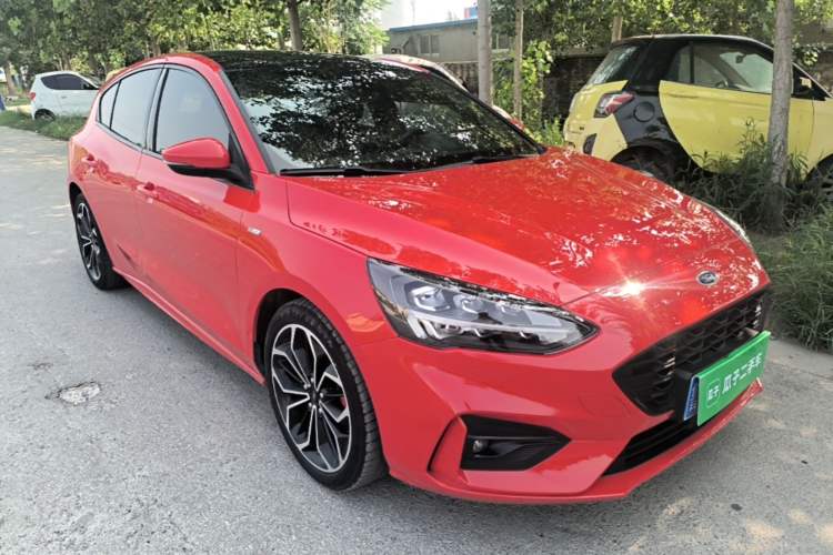 Used Ford Focus 2020 Hatchback EcoBoost 180 Automatic ST Line Front Right 45 Deg