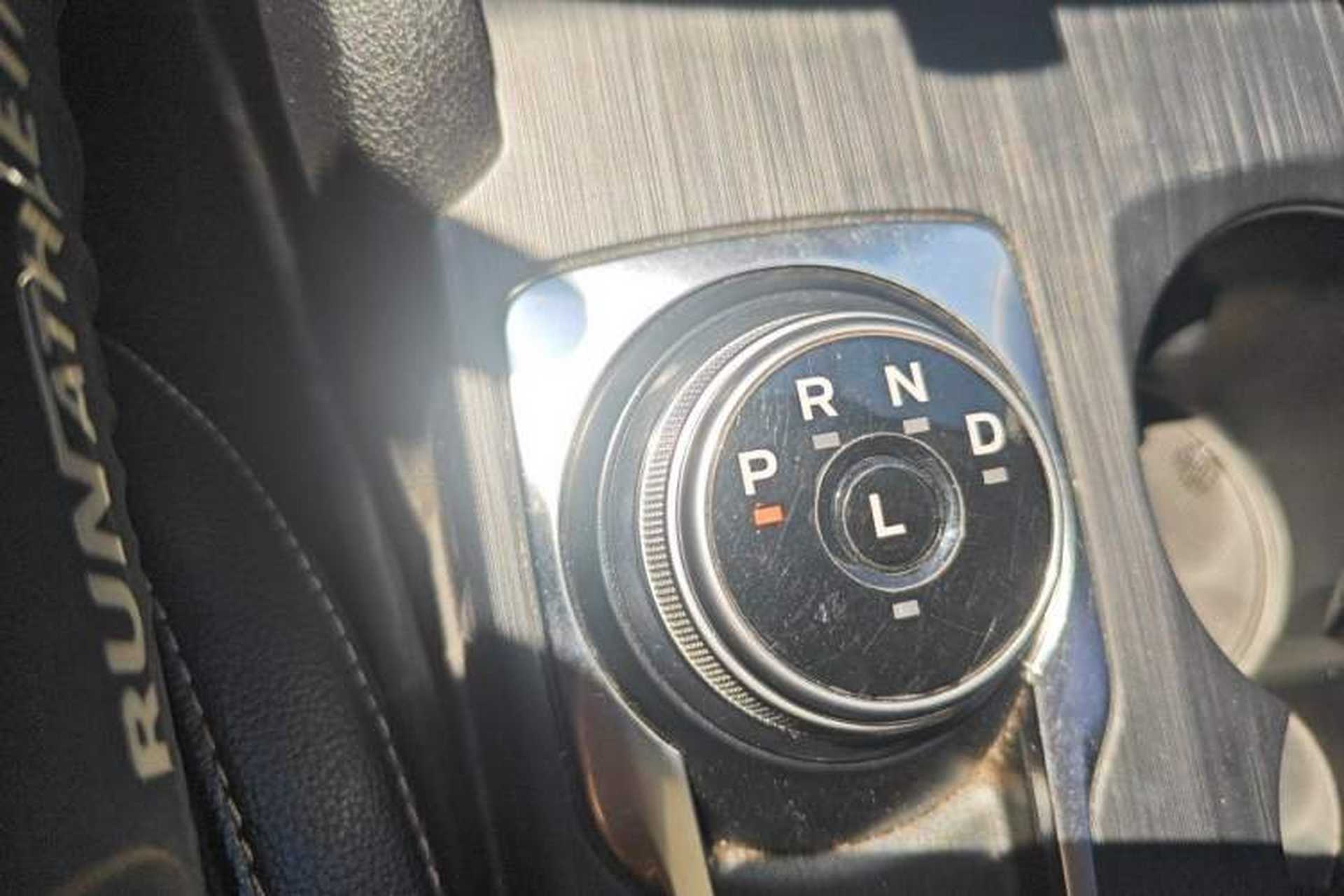 Used Ford Focus 2020 Sedan EcoBoost 180 Automatic Trend Edition Gear Lever