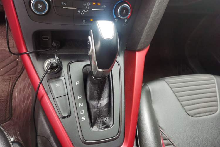 Used Ford Focus 2020 Hatchback Classic 1.5L Automatic Trendy Model Gear Lever