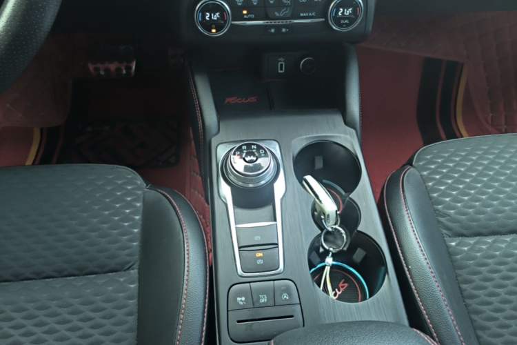 Used Ford Focus 2020 Hatchback EcoBoost 180 Automatic ST Line Gear Lever