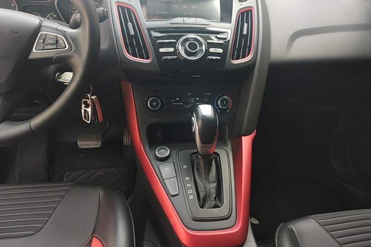 Used Ford Focus 2020 Hatchback Classic 1.5L Automatic Trendy Model Gear Lever