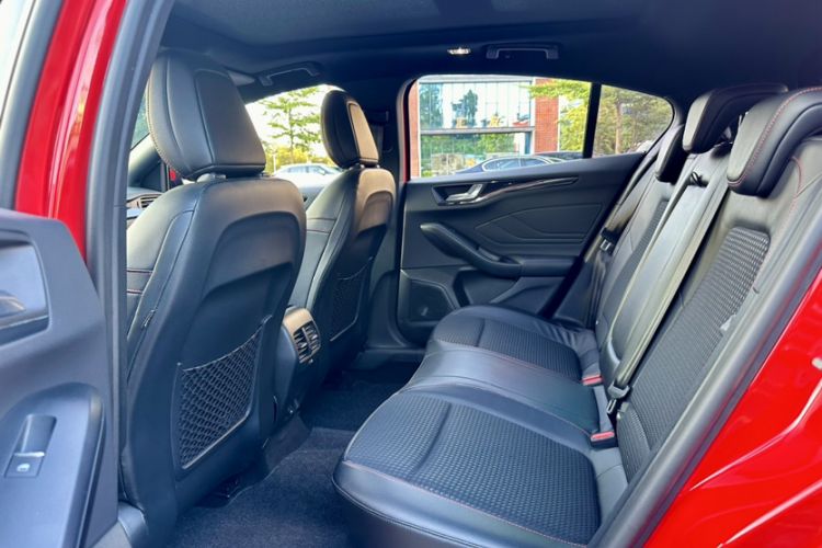 Used Ford Focus 2020 Hatchback EcoBoost 180 Automatic ST Line Interior 2