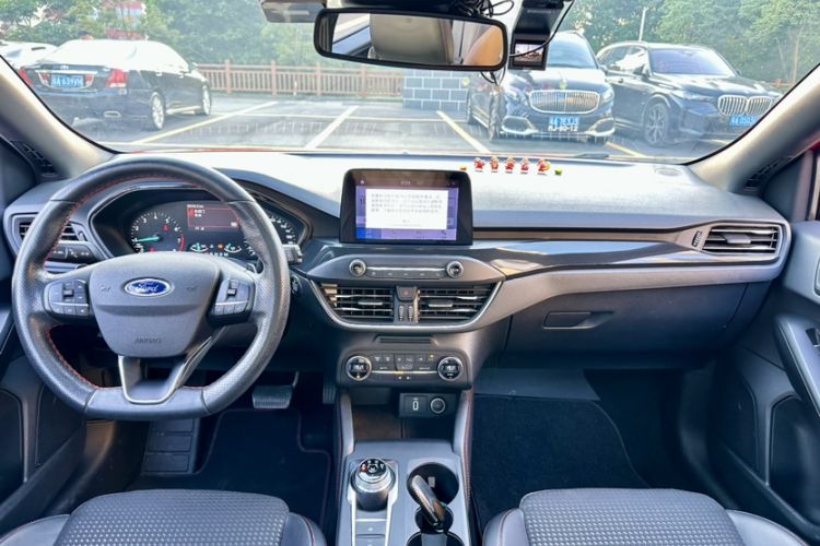 Used Ford Focus 2020 Hatchback EcoBoost 180 Automatic ST Line Interior 4