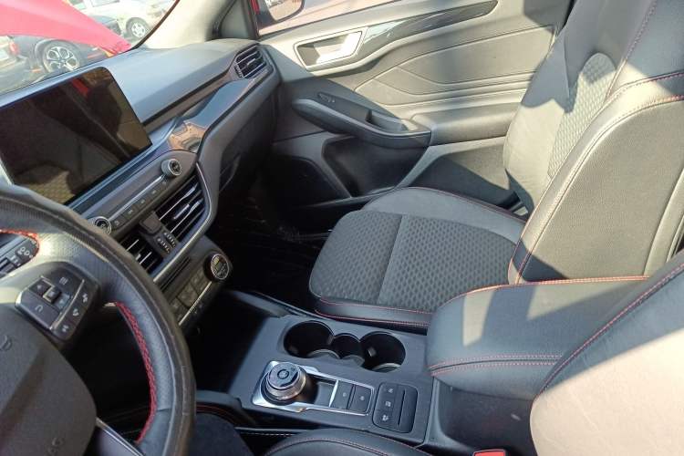 Used Ford Focus 2020 Hatchback EcoBoost 180 Automatic ST Line Interior 7