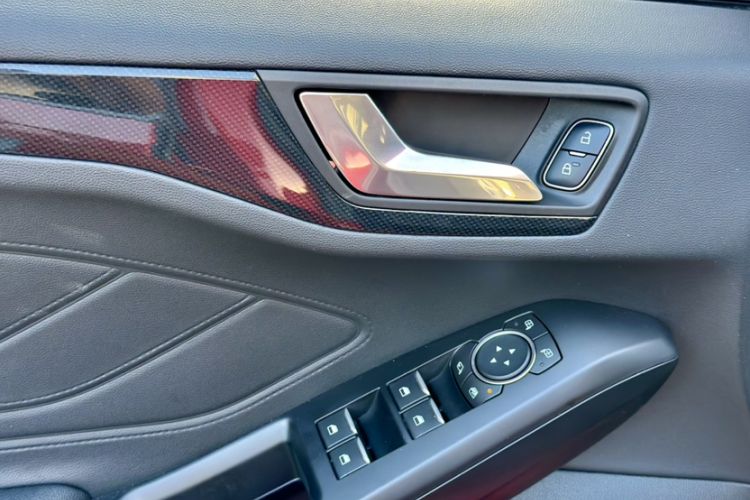 Used Ford Focus 2020 Hatchback EcoBoost 180 Automatic ST Line Interior 7