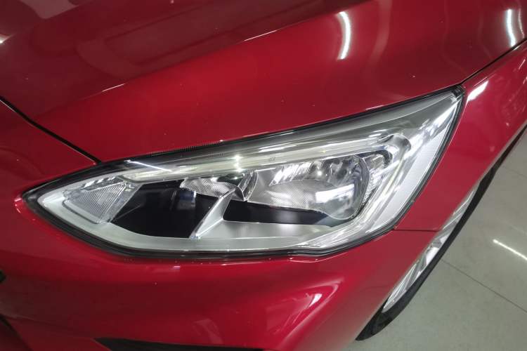 Used Ford Focus 2020 Sedan EcoBoost 180 Automatic Trend Edition Left Front Headlight