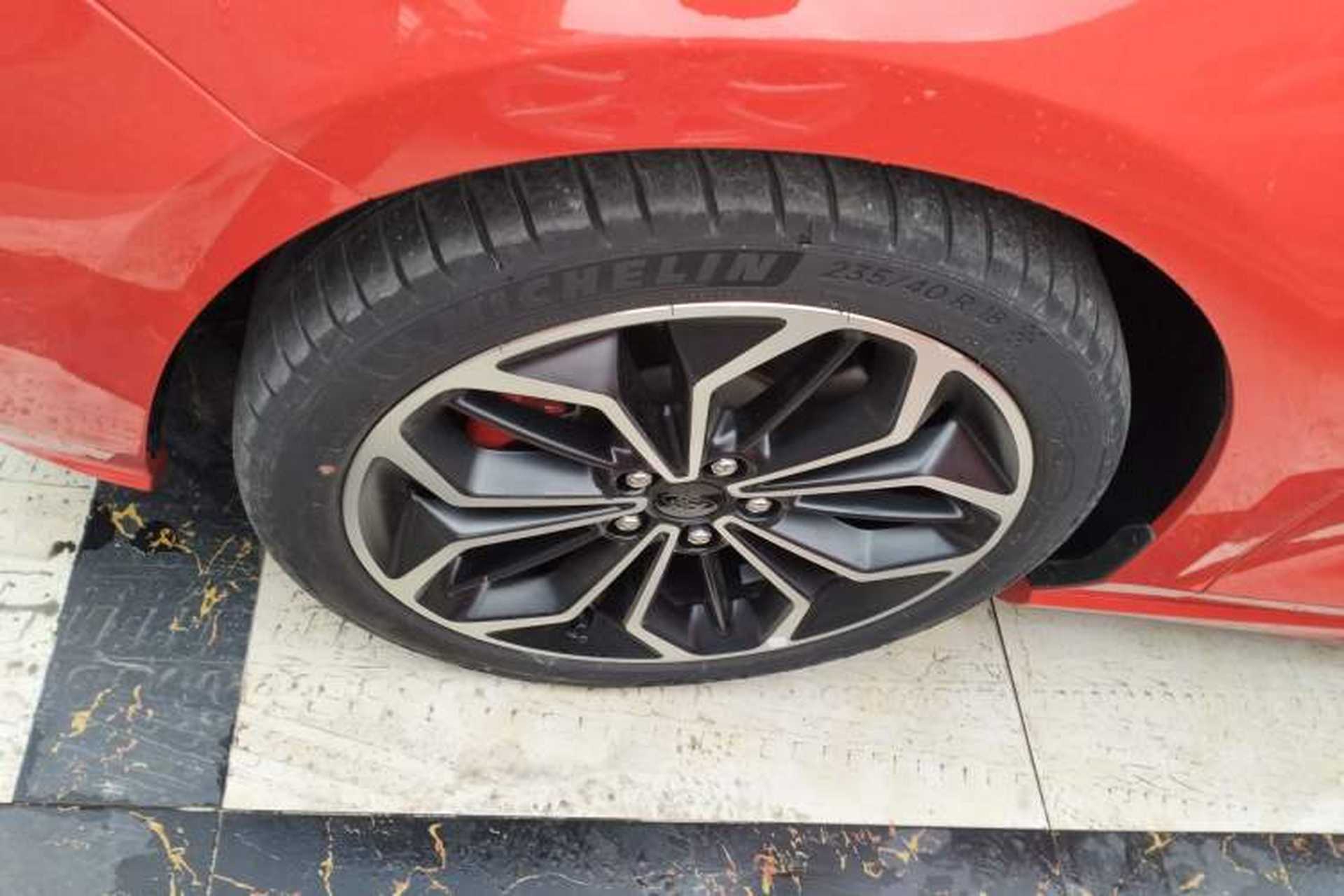Used Ford Focus 2020 Sedan EcoBoost 180 Automatic ST Line Left Front Wheel Hub