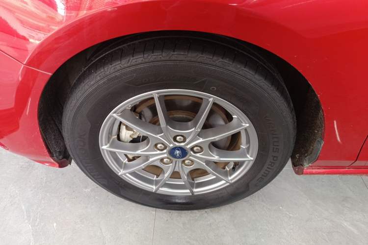 Used Ford Focus 2020 Hatchback EcoBoost 180 Automatic Trend Edition Left Front Wheel Hub