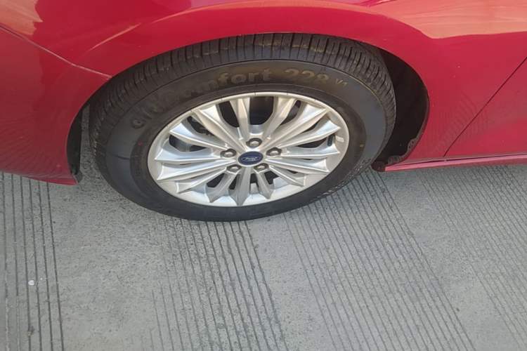 Used Ford Focus 2020 Sedan 1.5L Automatic Sharp Edition Left Front Wheel Hub