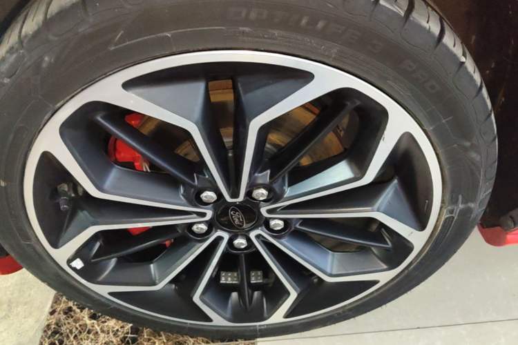 Used Ford Focus 2020 Sedan EcoBoost 180 Automatic ST Line Left Front Wheel Hub