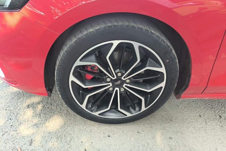 Used Ford Focus 2020 Hatchback EcoBoost 180 Automatic ST Line Left Front Wheel Hub
